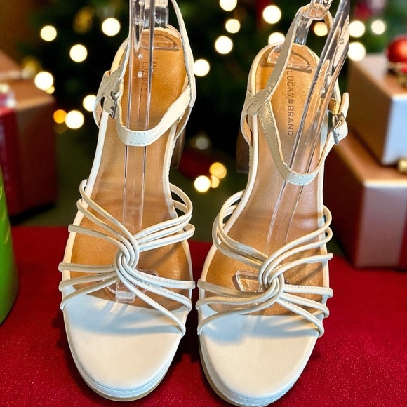 NWT Lucky Brand Women’s ‘Ismene’ Buckle Platform Heeled Sandals in “Vanilla” 11 - Picture 4 of 16